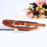 Accessoire de mode en cuir pour robes et tenues élégantes