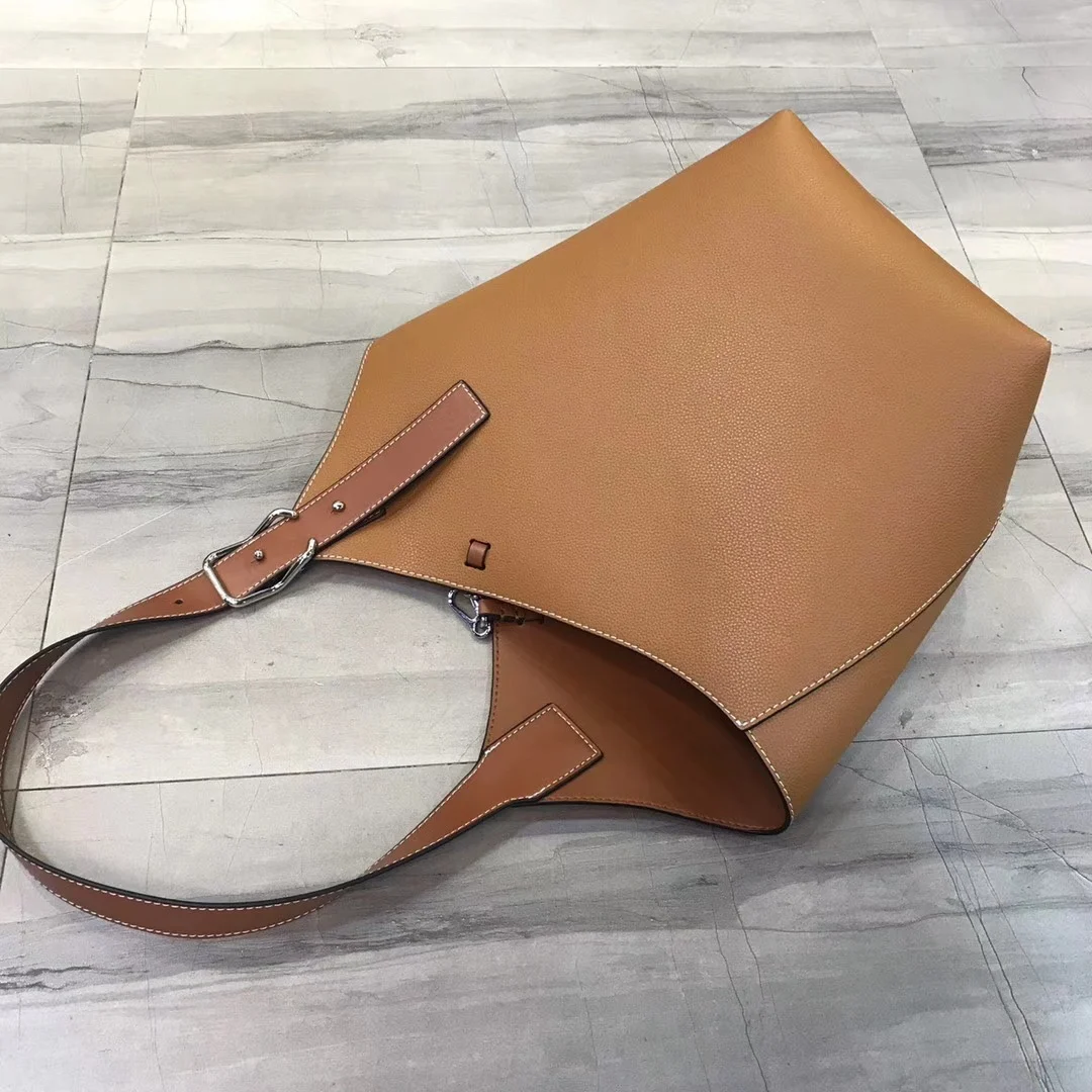 Sac Seau en Cuir Végétal Tanné - Fait Main, Style Élégant et Durable 8