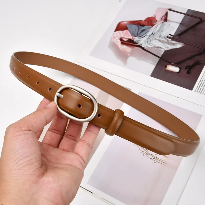 Ceinture en cuir pour femme – Style minimaliste et polyvalent 3 Accessoire marron polyvalent pour tenue décontractée