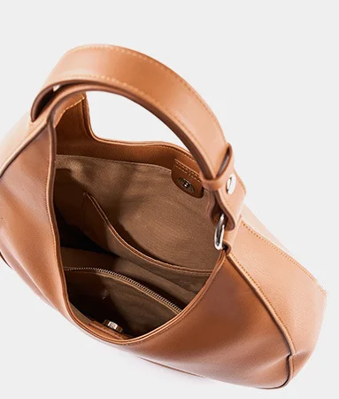 Sac pour femme en cuir marron avec fermeture zippée