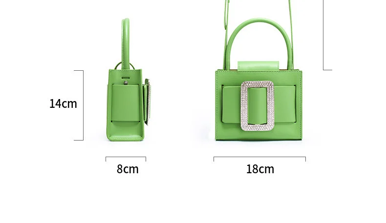 Sac en cuir pour femme avec boucle ornementale et style rétro
