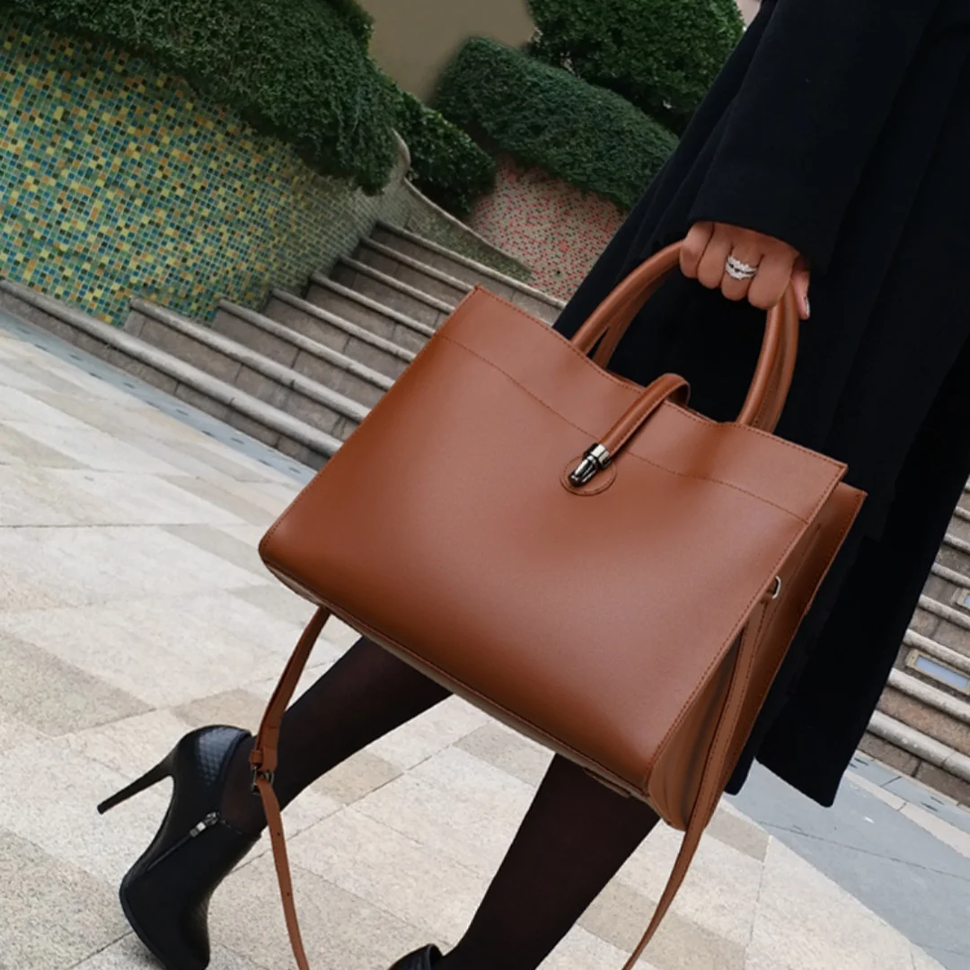 Sac en cuir grand format casual chic pour femme – Polyvalent et élégant 2 Sac casual en cuir véritable avec détails couture apparente