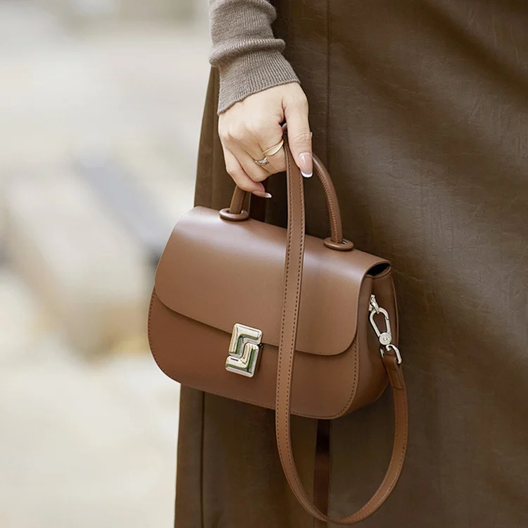 Sac à Main en Cuir Véritable Rétro - Sacoche Épaule et Bandoulière pour Femme 2 Sac en cuir marron rétro pour une touche d’élégance classique