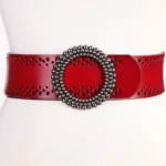 Ceinture rouge en cuir véritable pour femme avec détails sculptés et finition laquée