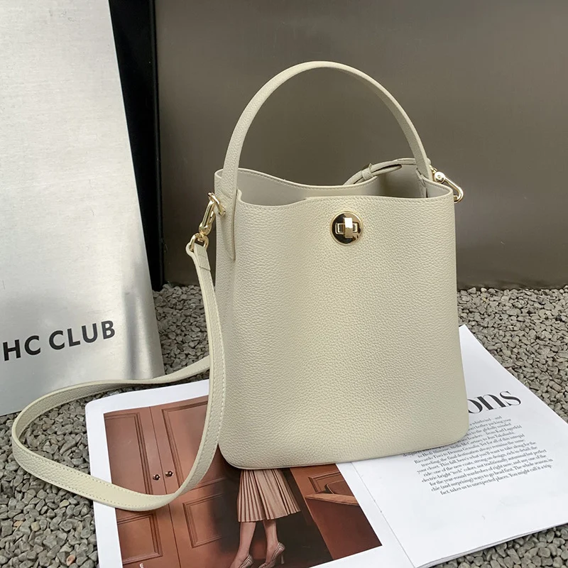 Sac Seau Premium en Cuir Végétal - Collection Light Luxury 7