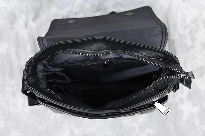 Sac à Bandoulière Vertical en Cuir Premium - Urban Style interrieur
