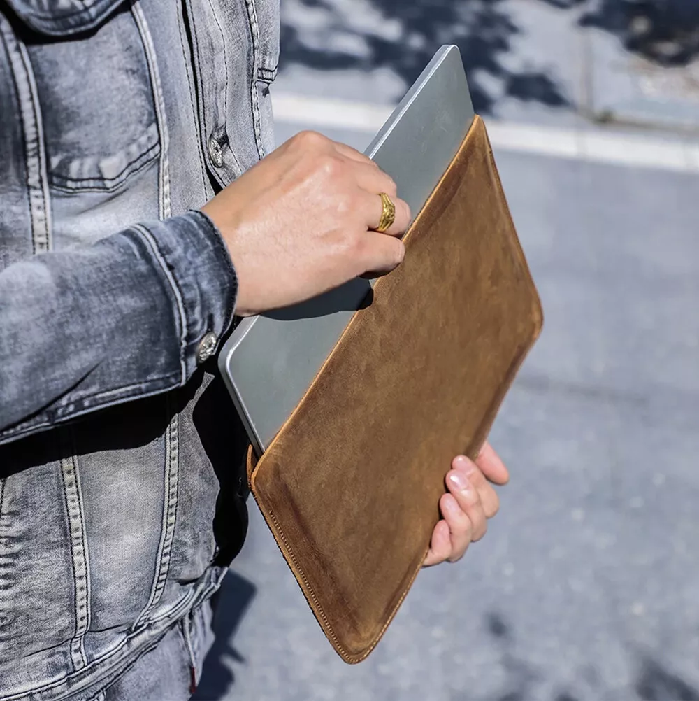 Housse MacBook Premium Cuir Crazy Horse - Collection Essential Pro