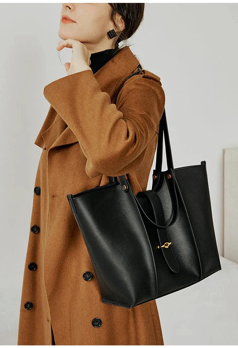 Sac cabas noir élégant avec poche tridimensionnelle