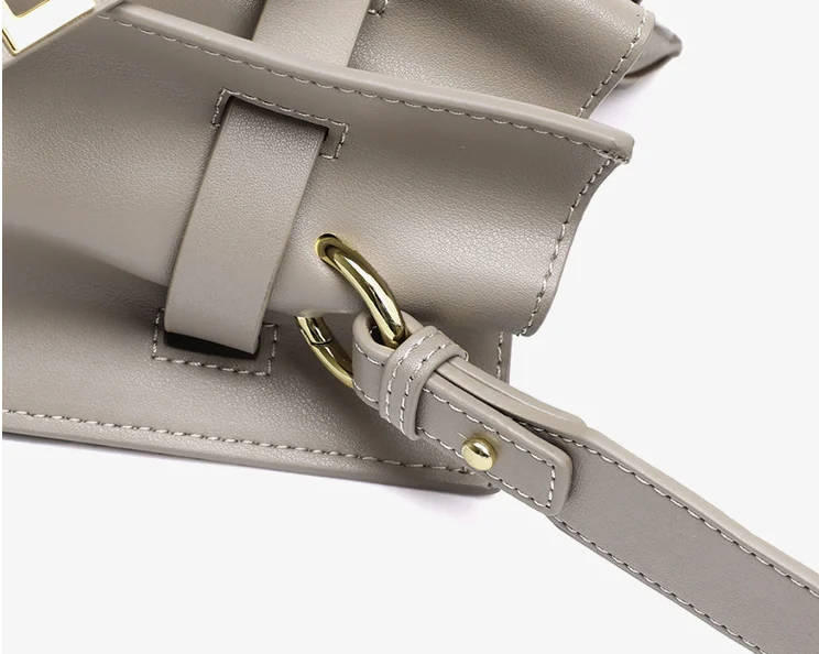 Bandoulière ajustable du sac seau pour un confort optimal lors de vos déplacements.