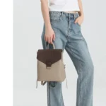 Sac à dos marron avec doublure polyester résistante