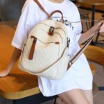 Sac à dos blanc en cuir pleine fleur avec poches internes