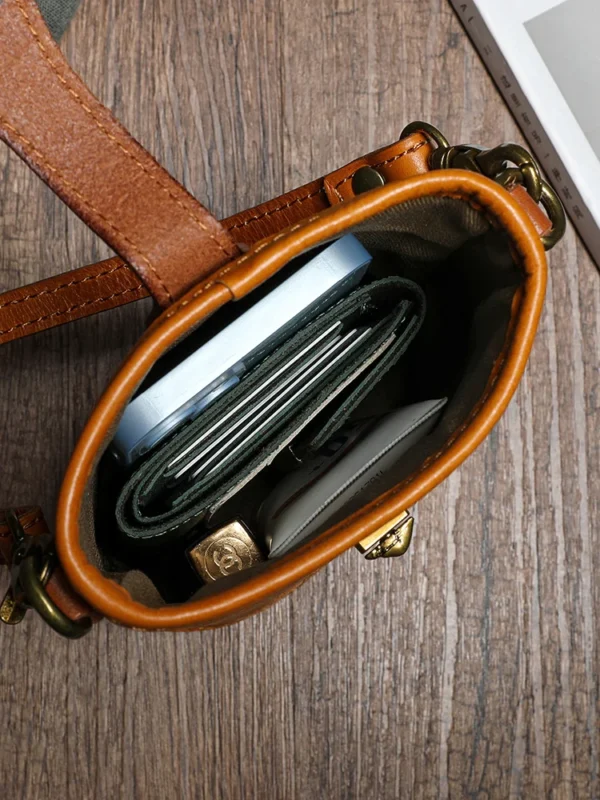 Intérieur du sac cylindrique avec doublure en coton pur