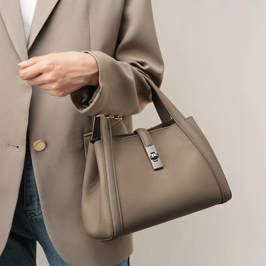Sac Minimaliste en Cuir – Élégance et Durabilité pour Toutes les Occasions