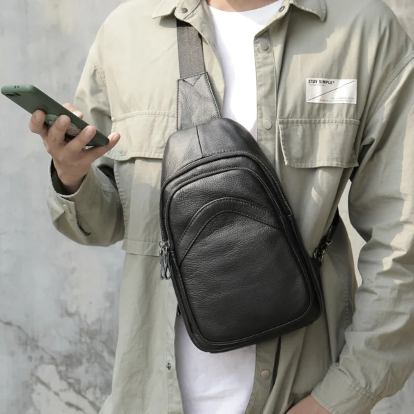 Sac à Bandoulière en Cuir Véritable – Élégance, Praticité et Polyvalence