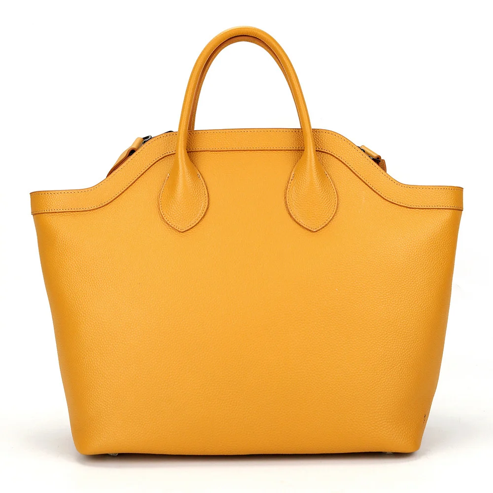 Wingwoman – Grand Sac Cabas en Cuir | Élégance et Espace 1 Wingwoman – Grand Sac Cabas en Cuir | Élégance et Espace