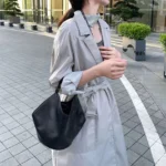Sac Seau en Cuir Véritable Mat – Élégance et Grande Capacité 16 Sac Seau en Cuir Véritable Mat – Élégance et Grande Capacité_noir