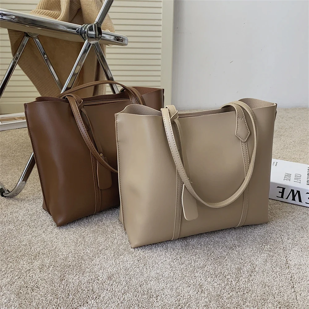 Sac à Bandoulière en Cuir Véritable – Élégance et Fonctionnalité