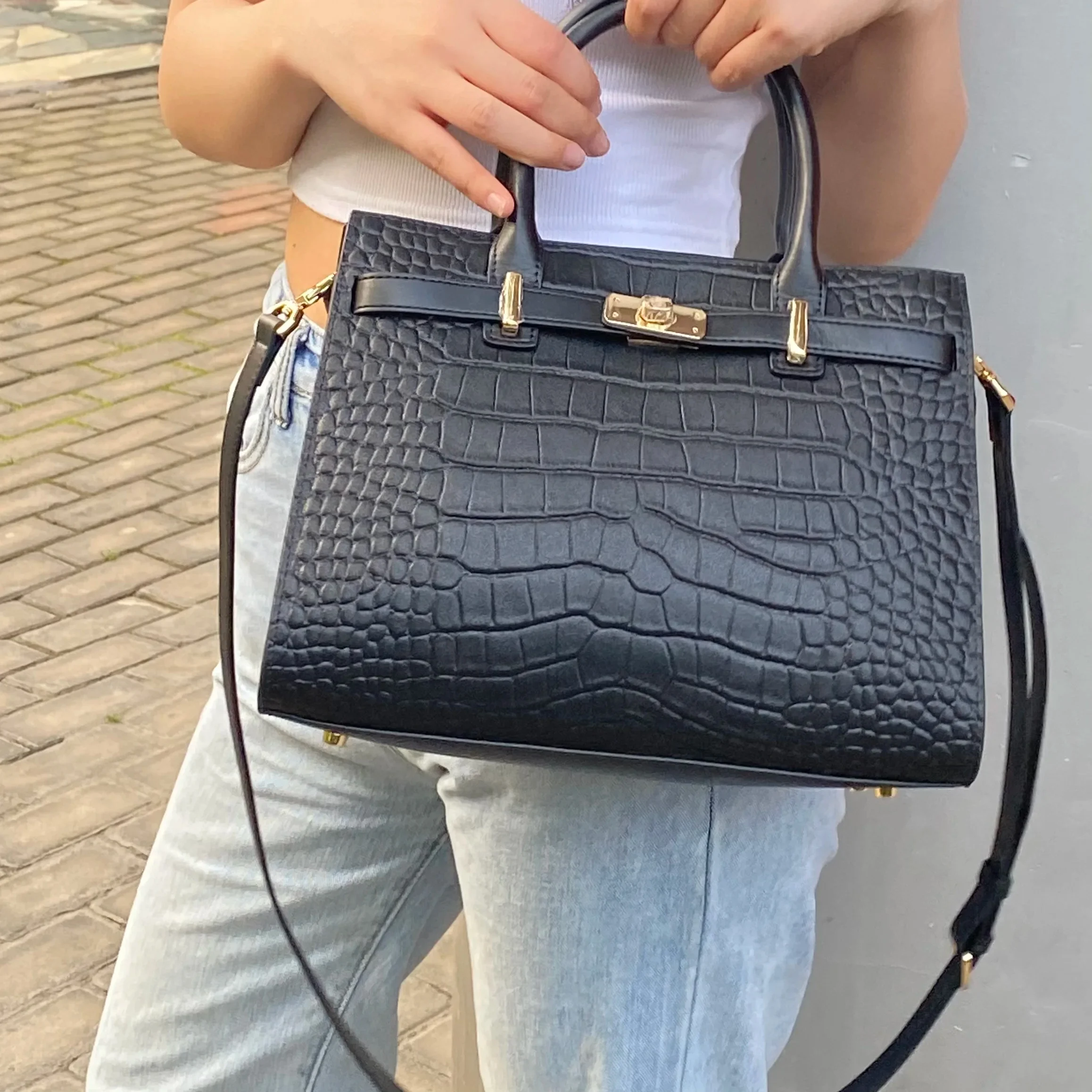 Julia – Élégance Croco & Luxe Durable en Cuir Véritable Certifié 39 Sac à Main en Cuir Véritable Julia 2025 – Élégance et Fonctionnalité pour la Femme Moderne_
