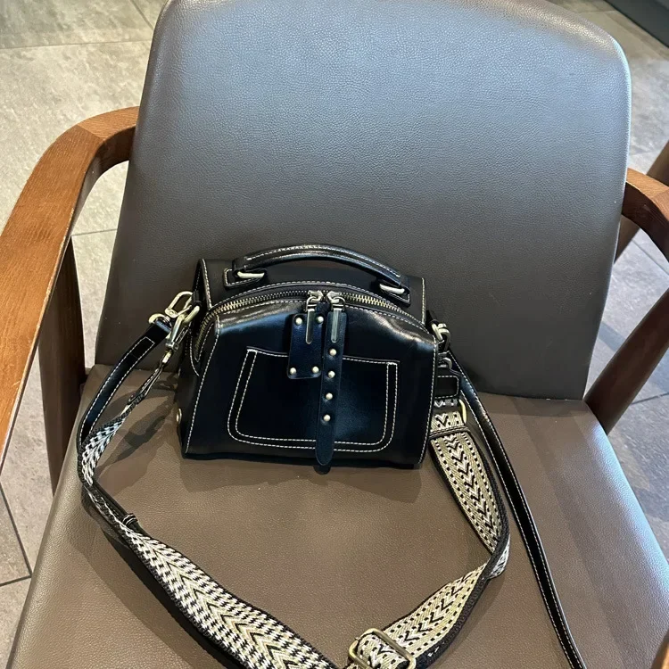 Sac à Bandoulière en Cuir de Vachette – Style Boston Vintage