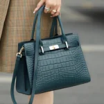 Julia – Élégance Croco & Luxe Durable en Cuir Véritable Certifié 8 Julia – Élégance Croco & Luxe Durable en Cuir Véritable Certifié