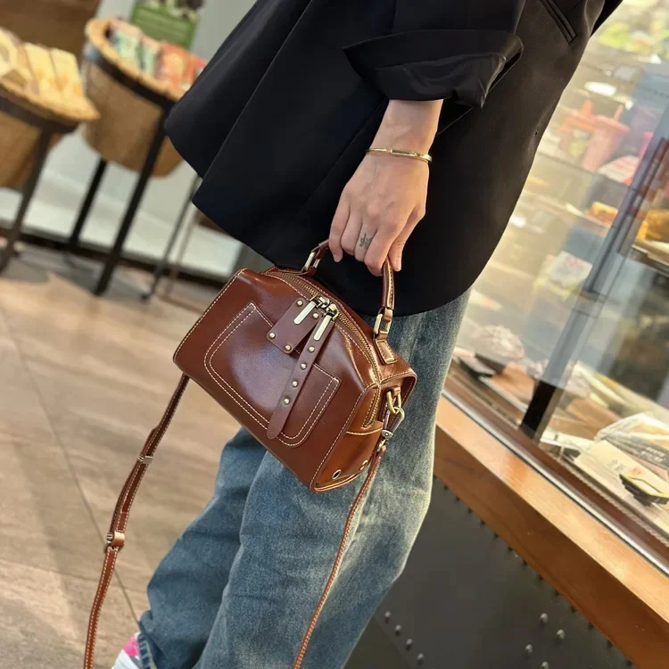 Sac à Bandoulière en Cuir de Vachette – Style Boston Vintage