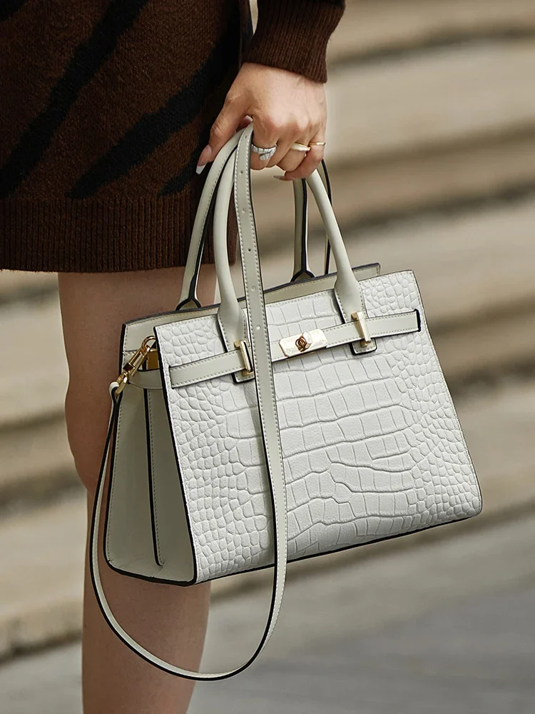 Julia – Élégance Croco & Luxe Durable en Cuir Véritable Certifié 5 Julia – Élégance Croco & Luxe Durable en Cuir Véritable Certifié