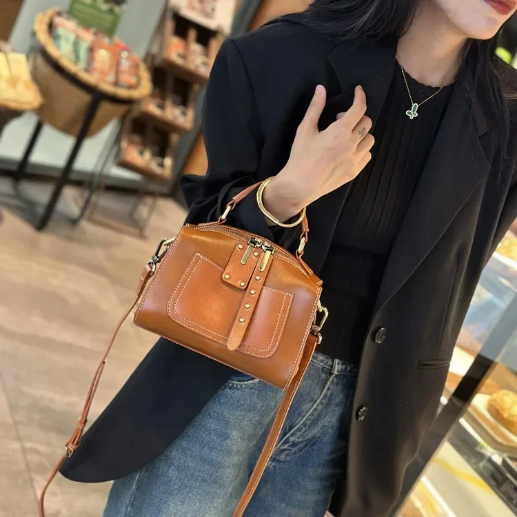 Sac à Bandoulière en Cuir de Vachette – Style Boston Vintage