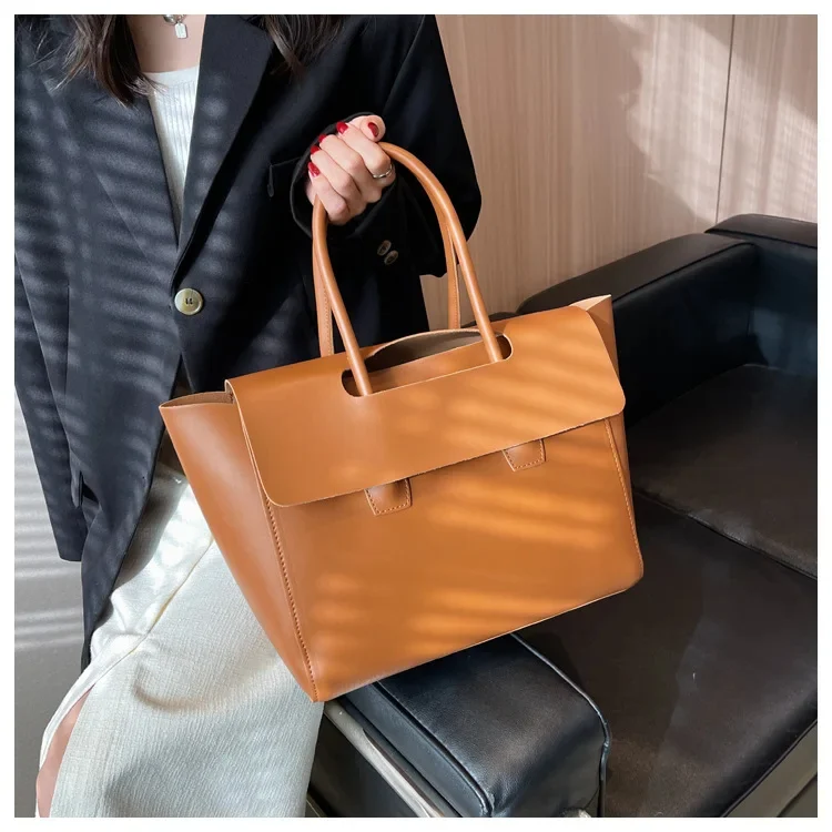 Sac à Main Femme Éco-Responsable – Grand Cabas en Cuir Vegan Recyclable 13 Sac à Main Femme Éco-Responsable