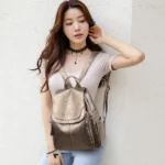 EcoChic Backpack – Sac à Dos en Cuir Souple pour Femmes 12