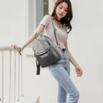 EcoChic Backpack – Sac à Dos en Cuir Souple pour Femmes 11